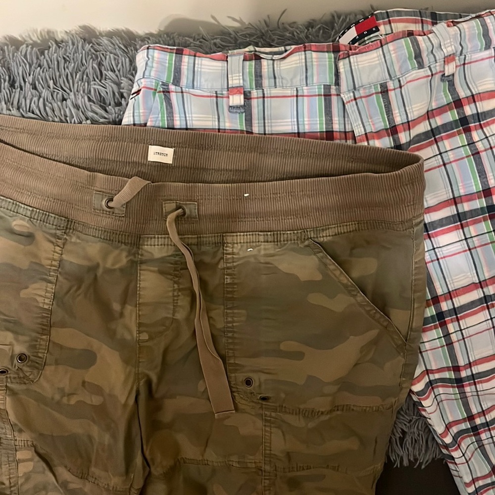 Cute pair of cropped/capris